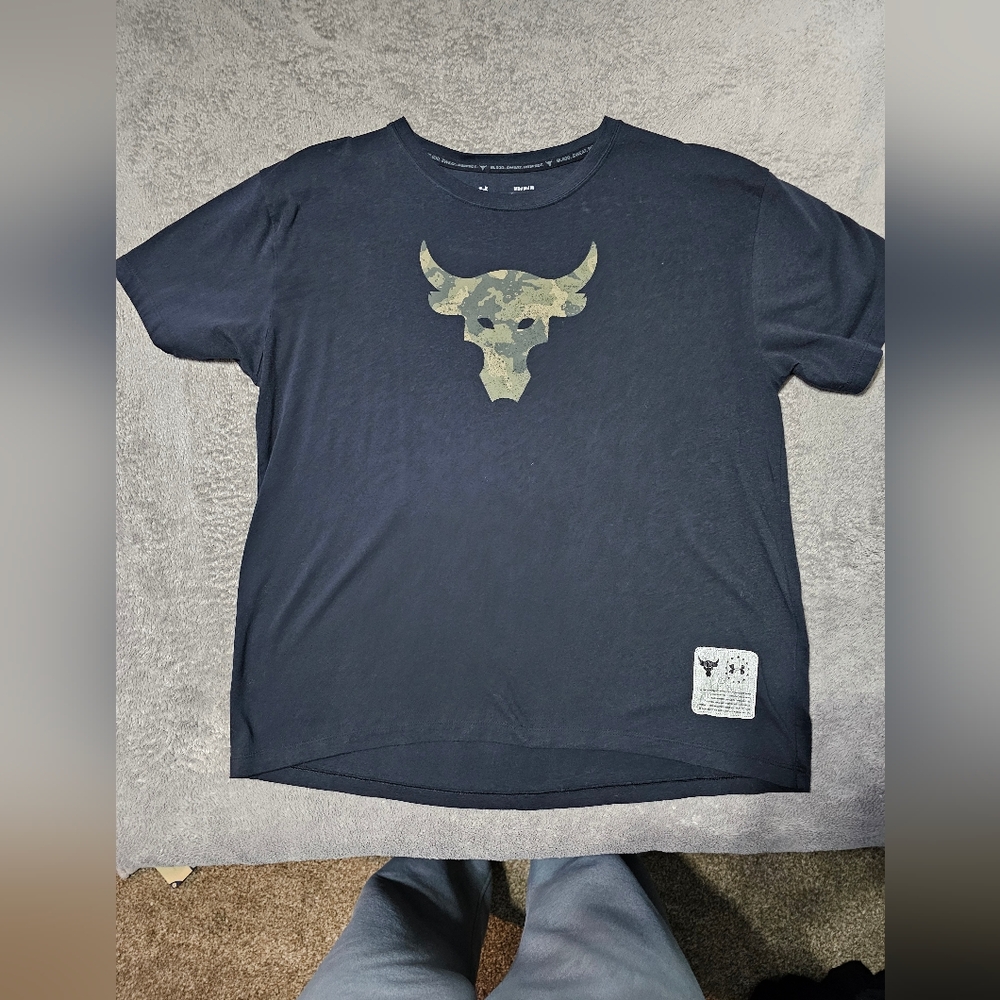 Under Armour Project Rock Women's T-Shirt Size Medium. Good Used Condition.